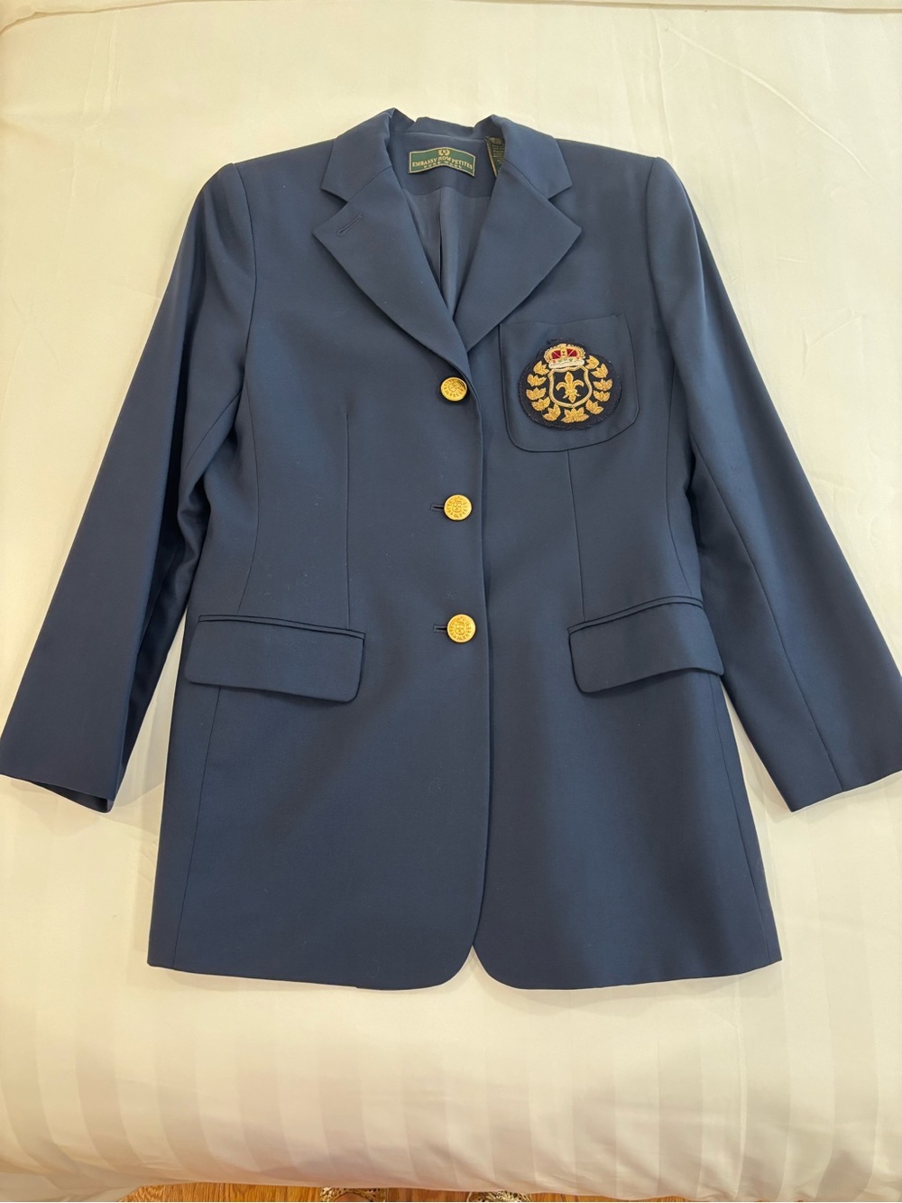 Embassy Row Vintage Wool Navy Crest Single-Breasted Women's Blazer